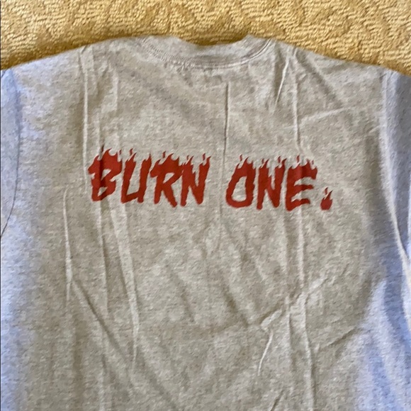 Gray tshirt. Doesha. Size m - Picture 4 of 4